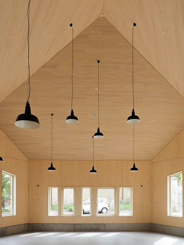 hexagonaler Speisesaal mit luftigem Dachraum (Quelle: Fotograf: Reinhard Hennig)