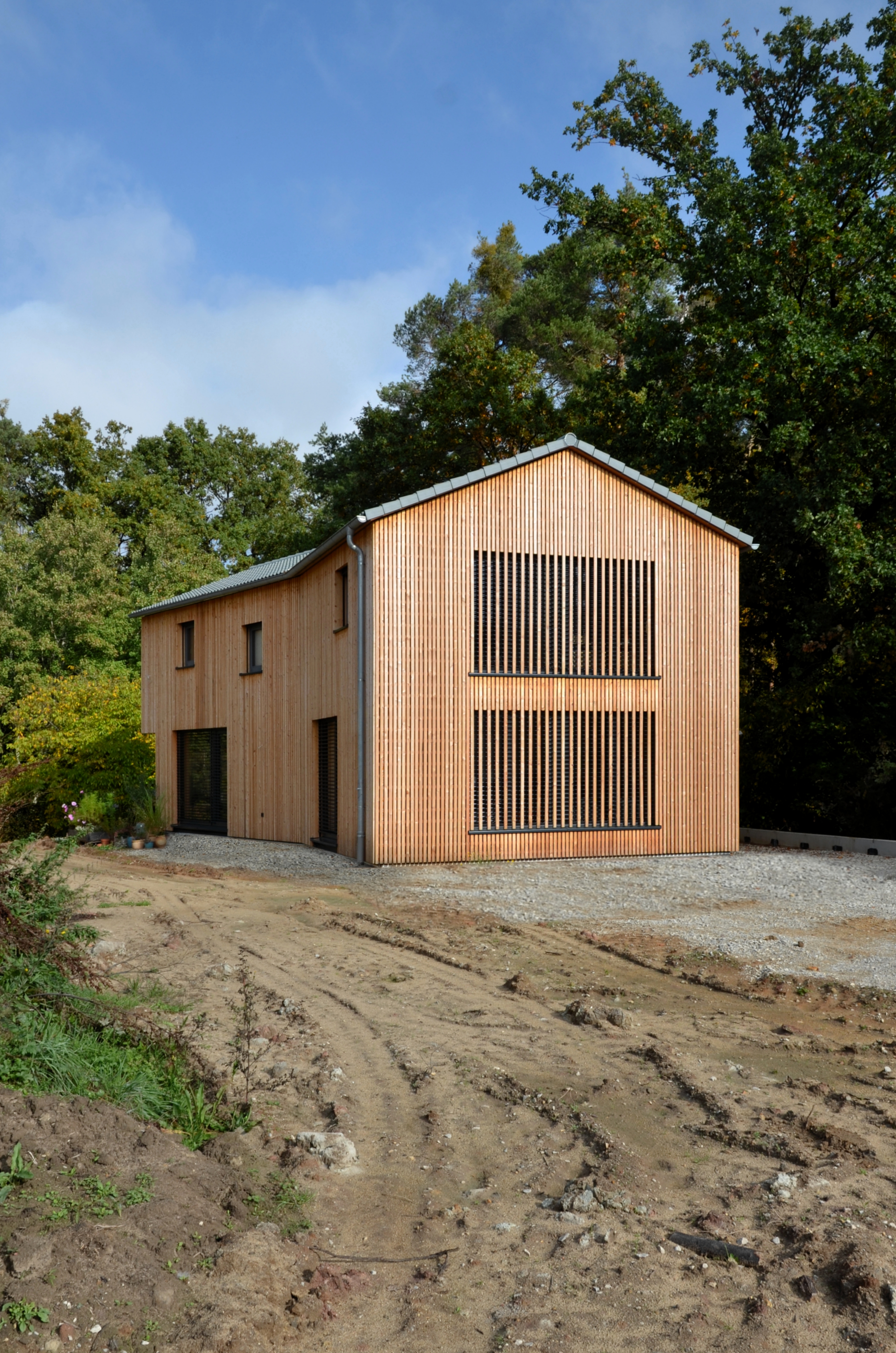 Kleines Holzhaus mit Knick - Ansicht Süd (Quelle: Fotograf: Herbert Bucher)